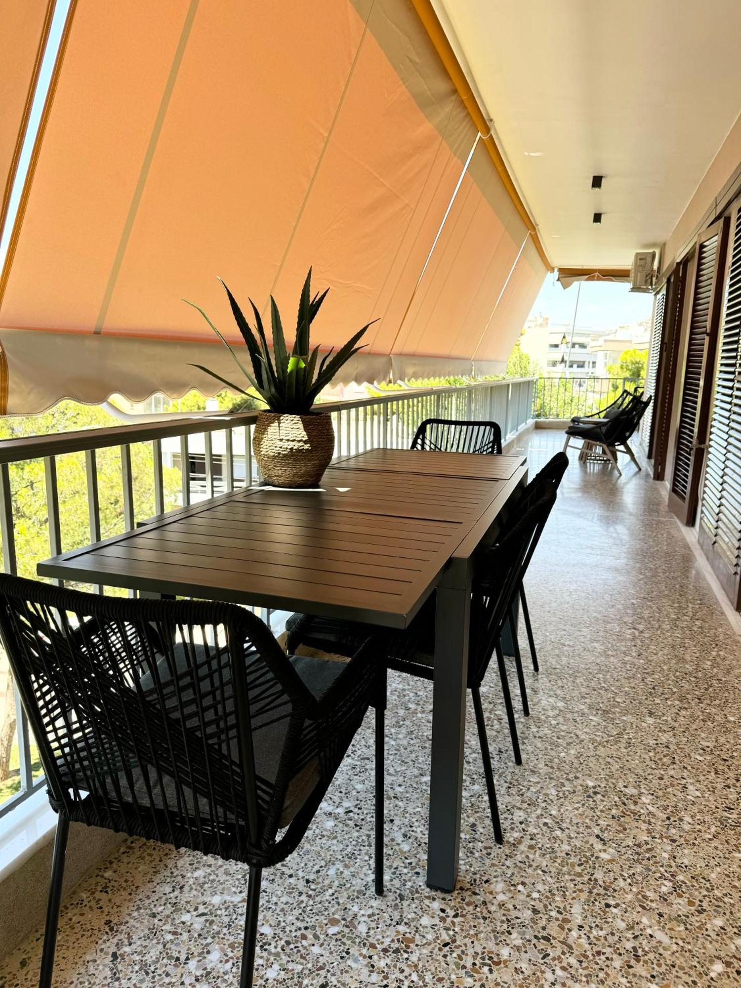 R&g Luxury Varkiza Apartment *