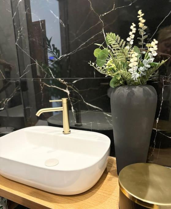 Apartment R&g Luxury Varkiza *