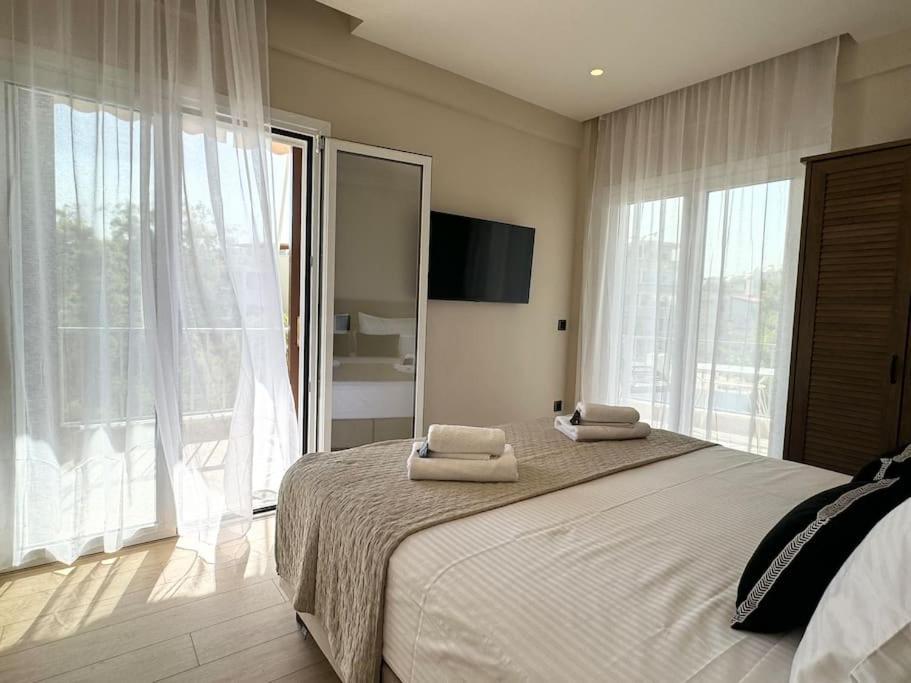 R&g Luxury Varkiza Apartment *