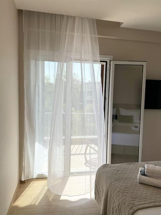 R&g Luxury Varkiza Apartment *